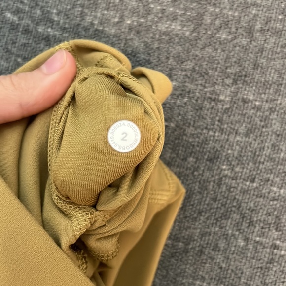 Align 28” HR leggings. Green/Yellow Lululemon - Picture 4 of 4